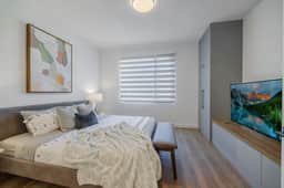 Fenced Yard, Free Parking, 2 King Beds with AC - Image 2