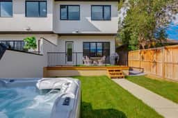 HotTub, 3 King Beds & Double Car Garage - Image 2
