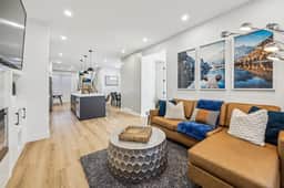 Ultimate Group Stay, 3 King Beds, 2 Suites - Image 3