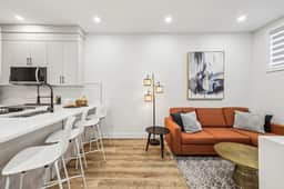 Ultimate Group Stay, 3 King Beds, 2 Suites - Image 4
