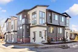 Up+Down Suites, 2 Kitchens, 3 King Beds, Garage - Image 4
