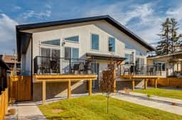 Long Stays, Fenced Yard, Free Parking & King Bed - Image 5