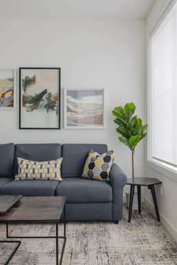 Modern Hillhurst Home, Rooftop Patio & 2 King Beds - Image 3