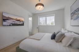 Modern Hillhurst Home, Rooftop Patio & 2 King Beds - Image 5
