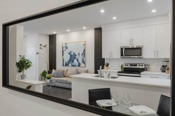 Free Parking, Pet Friendly, 3 BDR, Prime Location - Image 4