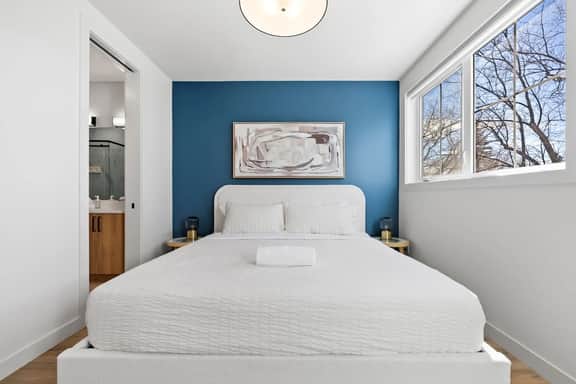 Rooftop Patio | King Bed | 2 Ensuites + Garage - Image 5