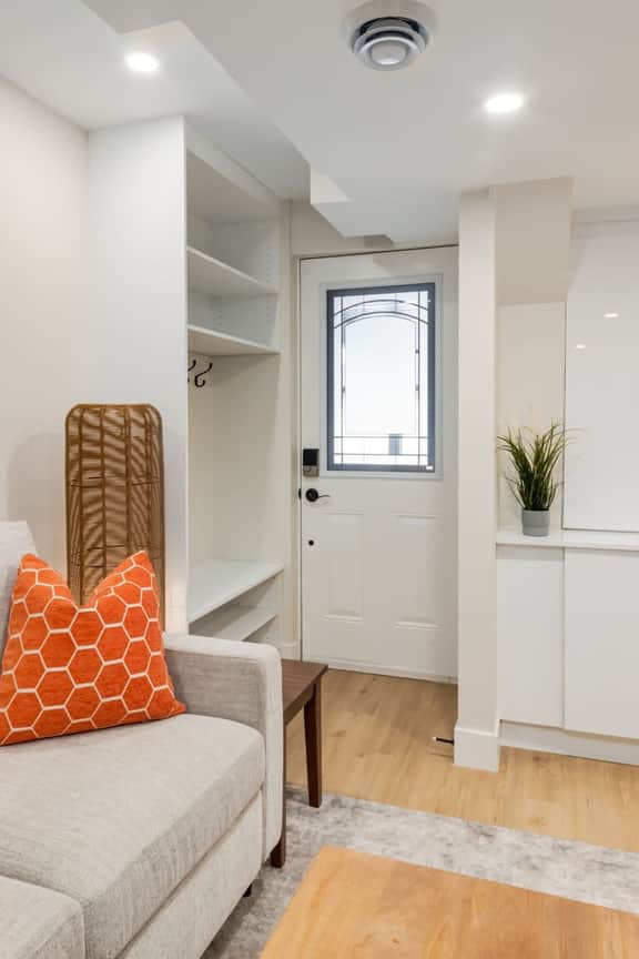 Pet Friendly, 3 Queen Beds, Close to DT - Image 5