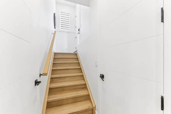 Perfect Suite for 2! Lower Unit w/ Laundry - Image 5