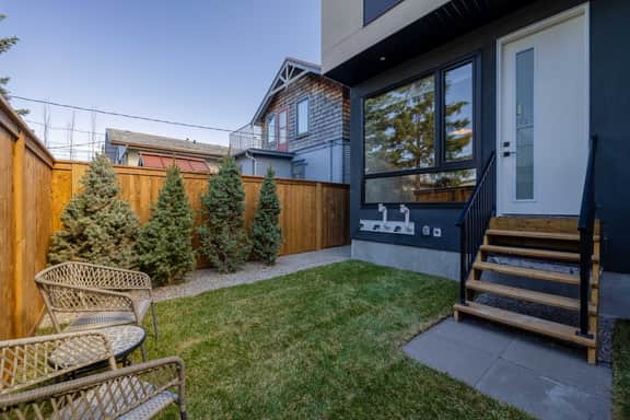 Upper+Lower, Great for Large Families, Fenced Yard - Image 2