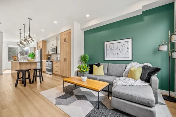 Rooftop + Garage | 3 Private Ensuites, 2 King Beds - Image 1